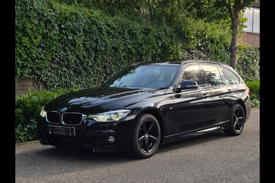BMW 3 Serie Touring 320i High Executive M Sport Panorama Apple CarPlay Trekhaak NAP APK Rijklaar
