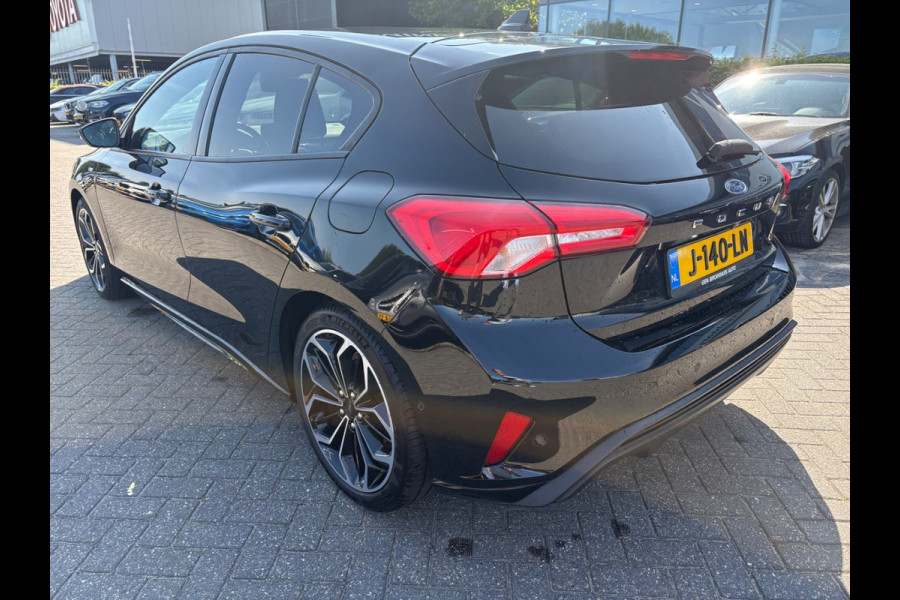 Ford Focus 1.0 EcoBoost Titanium Business ST-Line Camera / Navigatie / Keyless / B&O / 17'' / Stuurverwarming / DAB / Dodehoek / Cruise Control