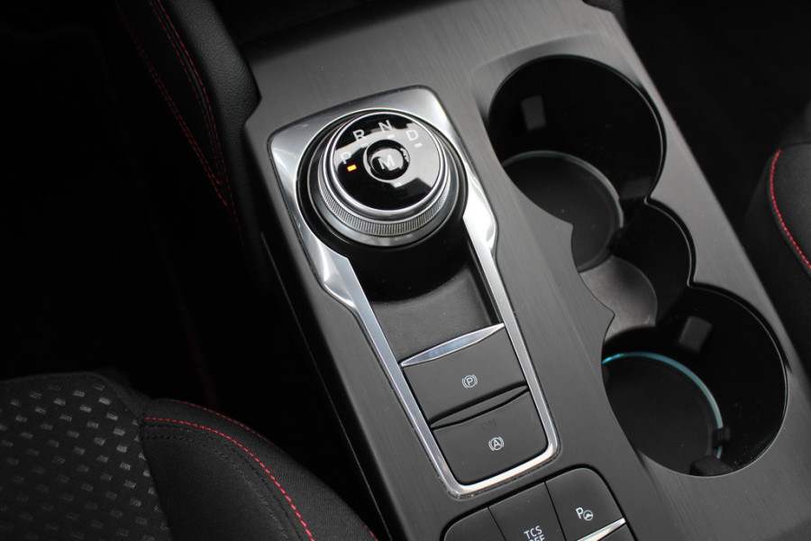 Ford Focus 1.0 EcoBoost Titanium Business ST-Line Camera / Navigatie / Keyless / B&O / 17'' / Stuurverwarming / DAB / Dodehoek / Cruise Control