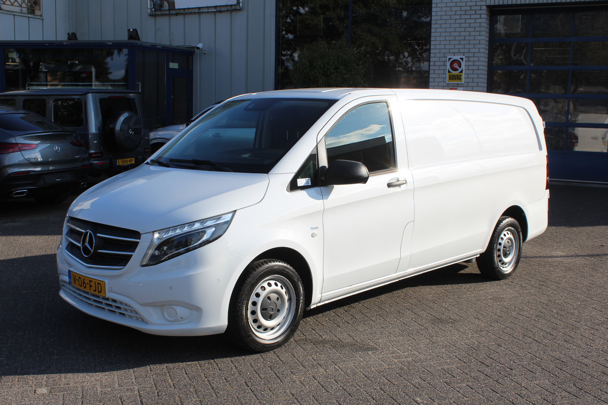 Mercedes-Benz Vito 114 CDI Lang 2500 kg Trekhaak, LED koplampen, Bumpers in kleur, Etc. Mercedes-Benz Vito 114 CDI Lang 2500 kg Trekhaak, LED koplampen, Bumpers in kleur, Etc.