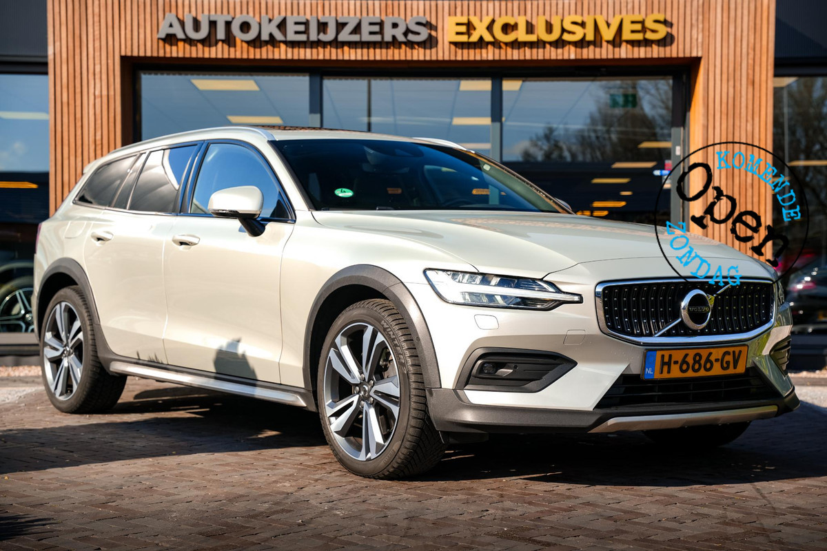 Volvo V60 Cross Country 2.0 T5 AWD Pro Panodak Memory Harman Kardon Leer Trekhaak ACC HUD Volvo V60 Cross Country 2.0 T5 AWD Pro Panodak Memory Harman Kardon Leer Trekhaak ACC HUD