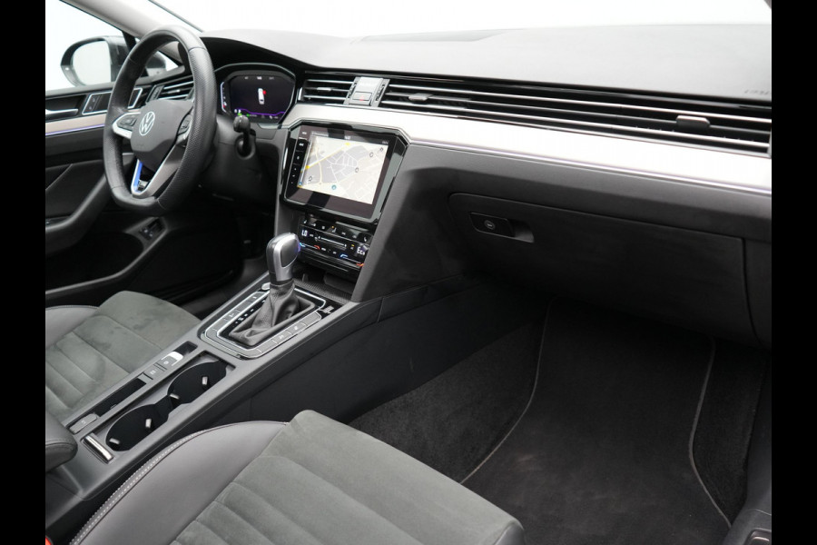 Volkswagen Passat Variant 1.4 TSI GTE Highline Plug in Hybrid PHEV | Panodak | Adaptive Cruise | Alcantara Sportstoelen | Carplay | IQ Led | 360 Camera |