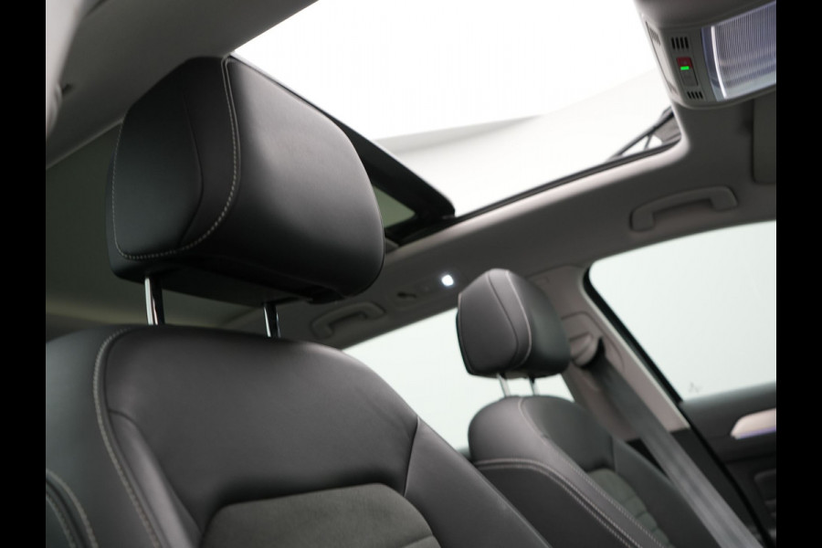 Volkswagen Passat Variant 1.4 TSI GTE Highline Plug in Hybrid PHEV | Panodak | Adaptive Cruise | Alcantara Sportstoelen | Carplay | IQ Led | 360 Camera |