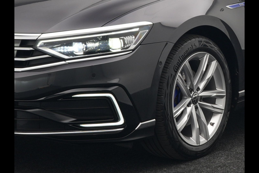 Volkswagen Passat Variant 1.4 TSI GTE Highline Plug in Hybrid PHEV | Panodak | Adaptive Cruise | Alcantara Sportstoelen | Carplay | IQ Led | 360 Camera |