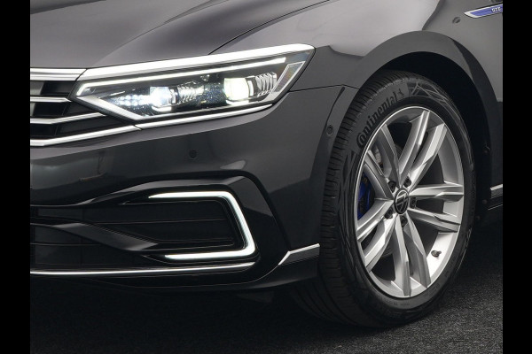 Volkswagen Passat Variant 1.4 TSI GTE Highline Plug in Hybrid PHEV | Panodak | Adaptive Cruise | Alcantara Sportstoelen | Carplay | IQ Led | 360 Camera |