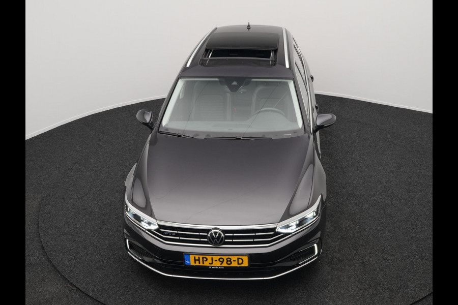 Volkswagen Passat Variant 1.4 TSI GTE Highline Plug in Hybrid PHEV | Panodak | Adaptive Cruise | Alcantara Sportstoelen | Carplay | IQ Led | 360 Camera |