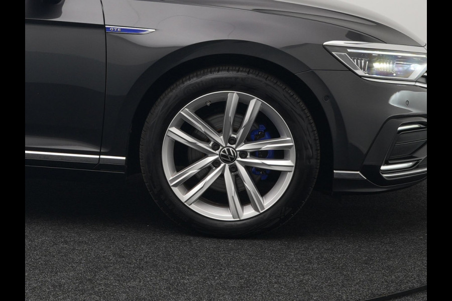 Volkswagen Passat Variant 1.4 TSI GTE Highline Plug in Hybrid PHEV | Panodak | Adaptive Cruise | Alcantara Sportstoelen | Carplay | IQ Led | 360 Camera |