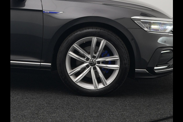 Volkswagen Passat Variant 1.4 TSI GTE Highline Plug in Hybrid PHEV | Panodak | Adaptive Cruise | Alcantara Sportstoelen | Carplay | IQ Led | 360 Camera |