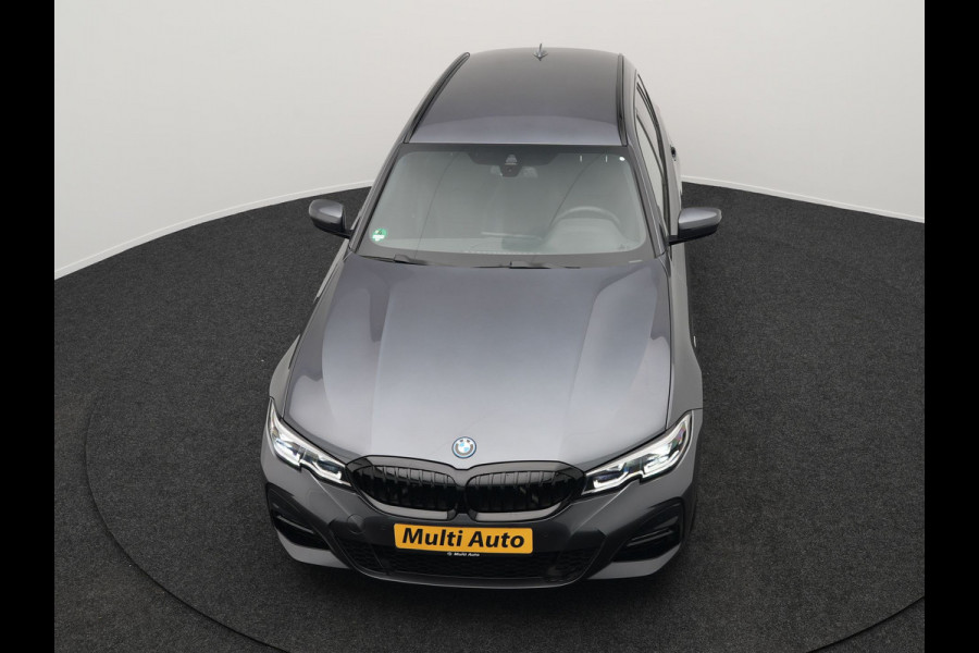 BMW 3 Serie Touring 320e M Sport Plug In Hybrid Dealer O.H PHEV | Alcantara Sportstoelen Verwarmd | 19"L.M | Keyless | Camera | Parkassist  | Apple Carplay | Sfeerverlichting | Navi Full Map |