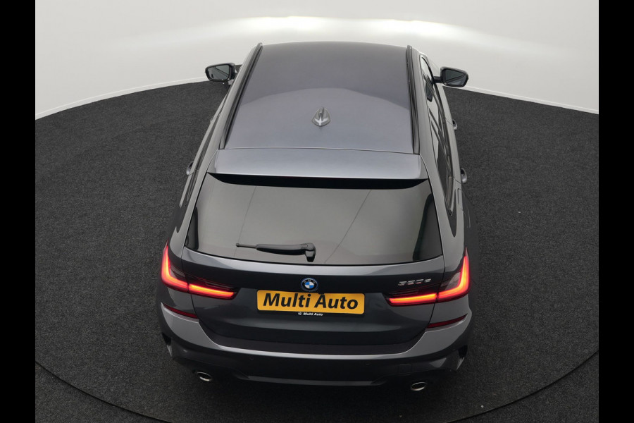BMW 3 Serie Touring 320e M Sport Plug In Hybrid Dealer O.H PHEV | Alcantara Sportstoelen Verwarmd | 19"L.M | Keyless | Camera | Parkassist  | Apple Carplay | Sfeerverlichting | Navi Full Map |