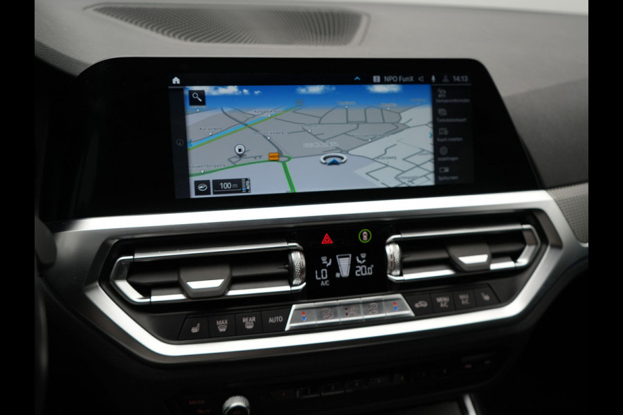 BMW 3 Serie Touring 320e M Sport Plug In Hybrid Dealer O.H PHEV | Alcantara Sportstoelen Verwarmd | 19"L.M | Keyless | Camera | Parkassist  | Apple Carplay | Sfeerverlichting | Navi Full Map |
