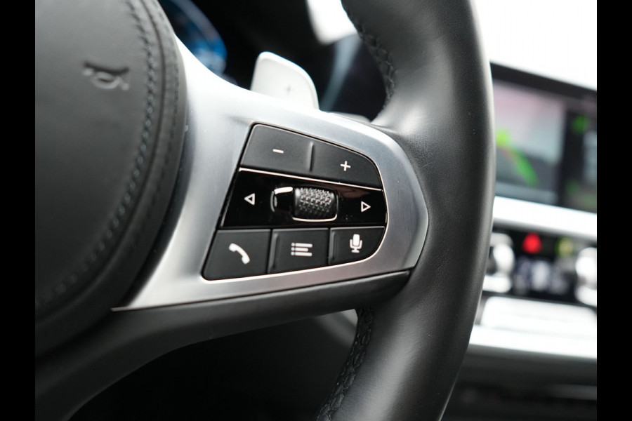 BMW 3 Serie Touring 320e M Sport Plug In Hybrid Dealer O.H PHEV | Alcantara Sportstoelen Verwarmd | 19"L.M | Keyless | Camera | Parkassist  | Apple Carplay | Sfeerverlichting | Navi Full Map |
