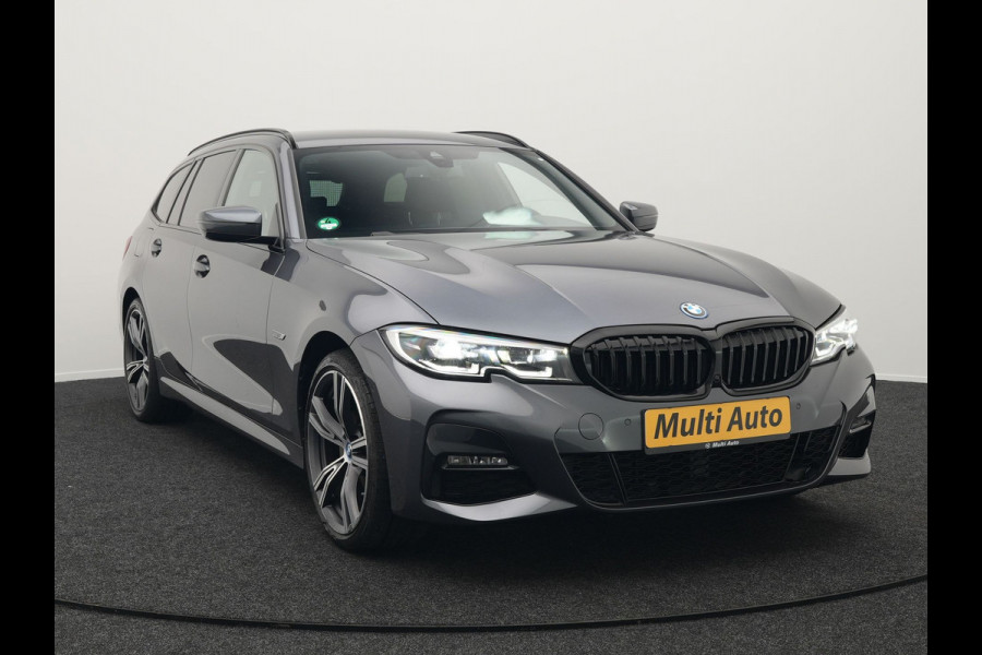 BMW 3 Serie Touring 320e M Sport Plug In Hybrid Dealer O.H PHEV | Alcantara Sportstoelen Verwarmd | 19"L.M | Keyless | Camera | Parkassist  | Apple Carplay | Sfeerverlichting | Navi Full Map |