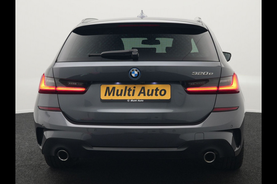 BMW 3 Serie Touring 320e M Sport Plug In Hybrid Dealer O.H PHEV | Alcantara Sportstoelen Verwarmd | 19"L.M | Keyless | Camera | Parkassist  | Apple Carplay | Sfeerverlichting | Navi Full Map |