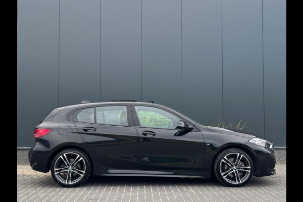 BMW 1-serie 118i M PACK 2022 FULL PANO NAVI CAMERA CLIMATE CR CONTROL SPORTV