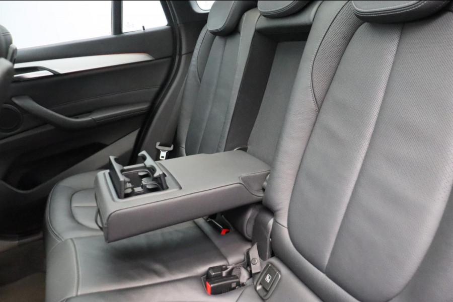 BMW X1 SDrive20i High Executive Pano/dak Sport/leder Head/up Origineel NL