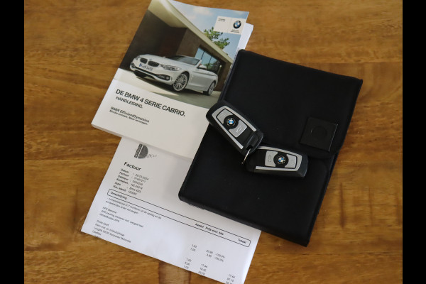 BMW 4 Serie Cabrio 420i Centennial High Executive [MEMORY SEATS, VOL LEDER, STOELVERWARMING, PDC ACHTER, BLUETOOTH, CRUISE, CLIMATE, NIEUWSTAAT]