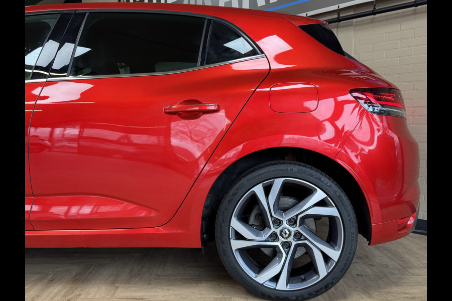 Renault Mégane 1.6 E-Tech PHEV 160pk R.S. Line | Groot Navi | 18 inch | Camera | PDC | Stoelverwarming | 100 % dealer onderhouden.