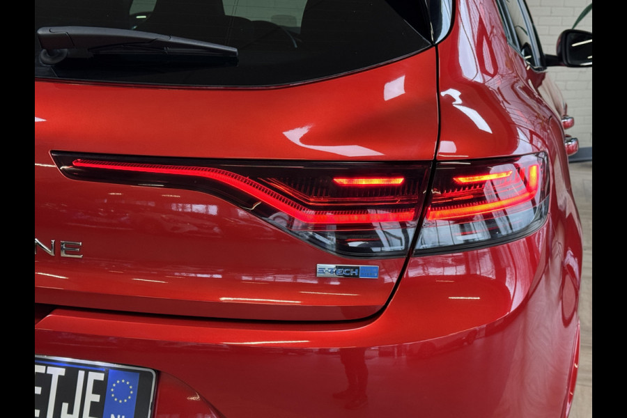 Renault Mégane 1.6 E-Tech PHEV 160pk R.S. Line | Groot Navi | 18 inch | Camera | PDC | Stoelverwarming | 100 % dealer onderhouden.