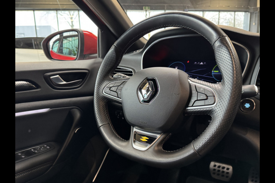 Renault Mégane 1.6 E-Tech PHEV 160pk R.S. Line | Groot Navi | 18 inch | Camera | PDC | Stoelverwarming | 100 % dealer onderhouden.