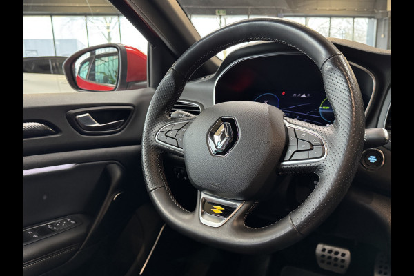 Renault Mégane 1.6 E-Tech PHEV 160pk R.S. Line | Groot Navi | 18 inch | Camera | PDC | Stoelverwarming | 100 % dealer onderhouden.