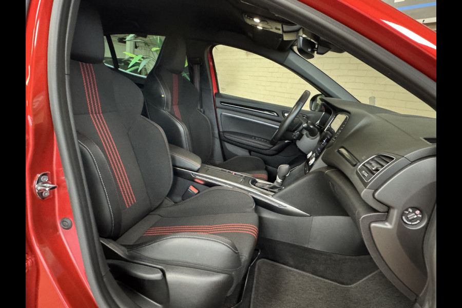 Renault Mégane 1.6 E-Tech PHEV 160pk R.S. Line | Groot Navi | 18 inch | Camera | PDC | Stoelverwarming | 100 % dealer onderhouden.