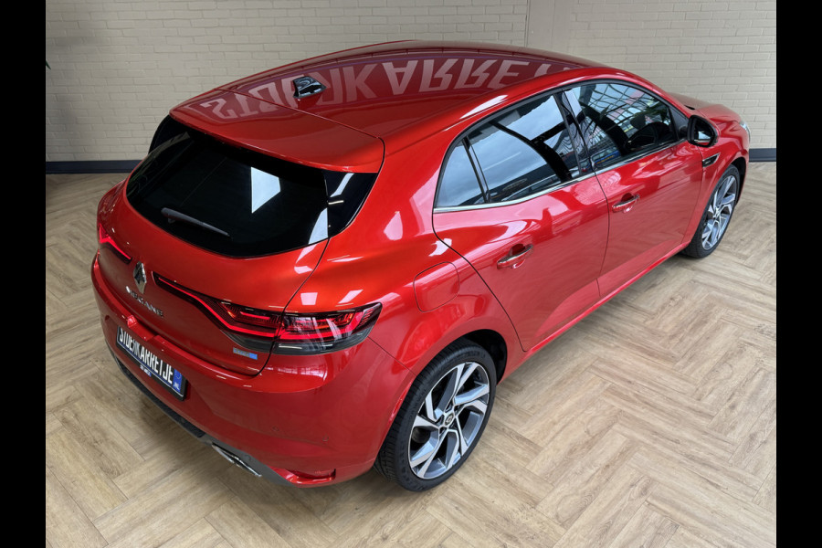 Renault Mégane 1.6 E-Tech PHEV 160pk R.S. Line | Groot Navi | 18 inch | Camera | PDC | Stoelverwarming | 100 % dealer onderhouden.