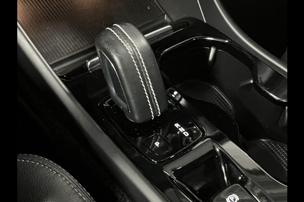 Volvo XC40 1.5 T5 Recharge R-Design | Open dak | Adaptive Cruise control | Camera | Keyless | BLIS