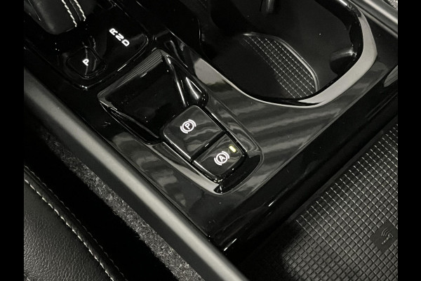 Volvo XC40 1.5 T5 Recharge R-Design | Open dak | Adaptive Cruise control | Camera | Keyless | BLIS