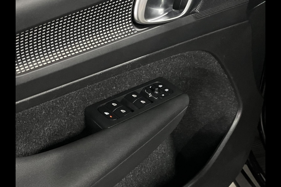 Volvo XC40 1.5 T5 Recharge R-Design | Open dak | Adaptive Cruise control | Camera | Keyless | BLIS