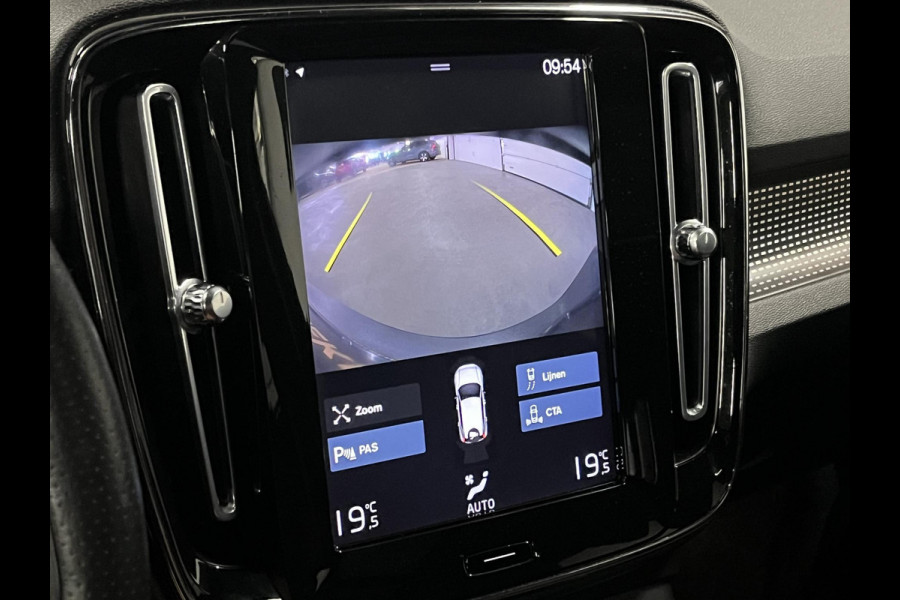 Volvo XC40 1.5 T5 Recharge R-Design | Open dak | Adaptive Cruise control | Camera | Keyless | BLIS