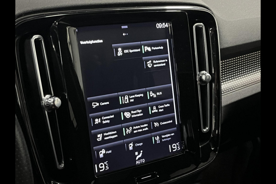 Volvo XC40 1.5 T5 Recharge R-Design | Open dak | Adaptive Cruise control | Camera | Keyless | BLIS