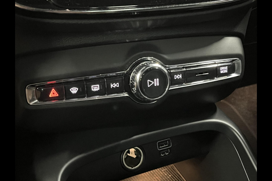 Volvo XC40 1.5 T5 Recharge R-Design | Open dak | Adaptive Cruise control | Camera | Keyless | BLIS