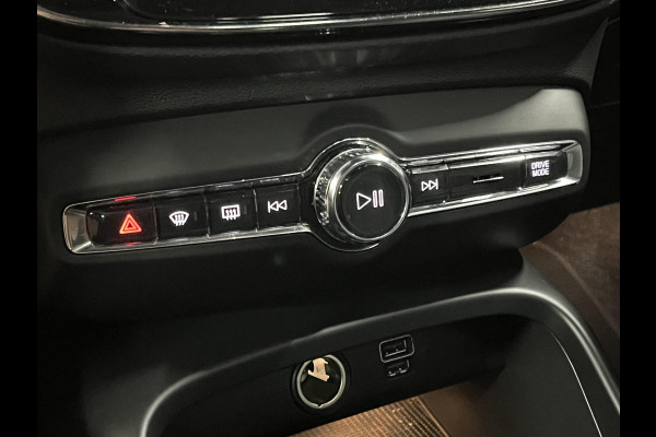 Volvo XC40 1.5 T5 Recharge R-Design | Open dak | Adaptive Cruise control | Camera | Keyless | BLIS