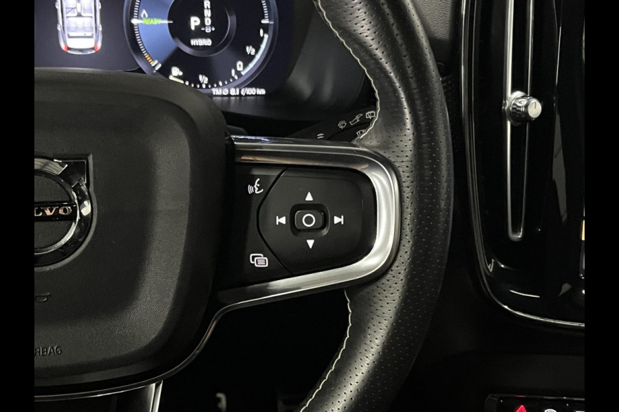 Volvo XC40 1.5 T5 Recharge R-Design | Open dak | Adaptive Cruise control | Camera | Keyless | BLIS