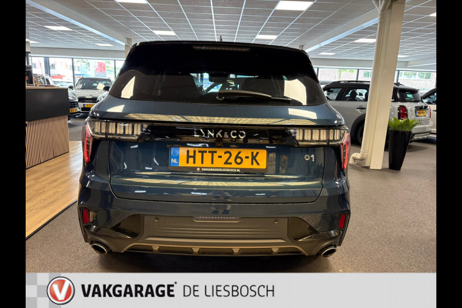 Lynk & Co 01 1.5 / pano / 360 camera / model 2023 / Infinity / navi / stoelverwarming