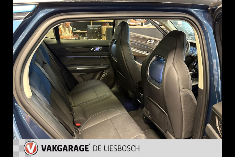 Lynk & Co 01 1.5 / pano / 360 camera / model 2023 / Infinity / navi / stoelverwarming