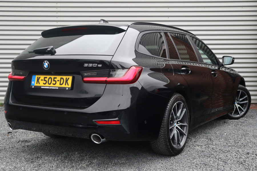 BMW 3 Serie Touring 330e eDrive Edition Leder / Adaptieve Cruise / Elec Stoelen / Stoel verwarm / 1e eigenaar / NL-Auto