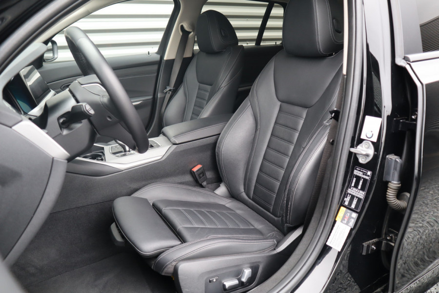 BMW 3 Serie Touring 330e eDrive Edition Leder / Adaptieve Cruise / Elec Stoelen / Stoel verwarm / 1e eigenaar / NL-Auto