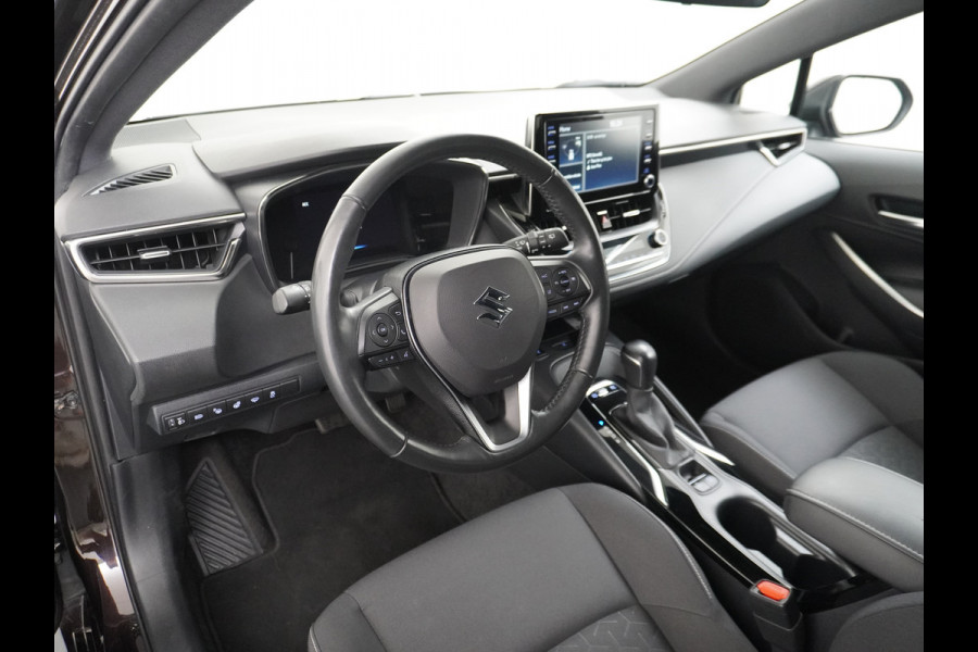 Suzuki Swace 1.8 Hybrid Trekh. Keyless Camera Adap.Cruise Parkeerhulp Stoel-/Stuurverw. Lane-dep. Bordherk. Blindspot Dab Navi Aut.Verlichting Regensensor PrivacyGlas Pdc Isofix Led Dakrails ArmsteunV+A Usb Ecc 16''LM Style
