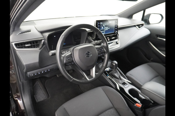 Suzuki Swace 1.8 Hybrid Trekh. Keyless Camera Adap.Cruise Parkeerhulp Stoel-/Stuurverw. Lane-dep. Bordherk. Blindspot Dab Navi Aut.Verlichting Regensensor PrivacyGlas Pdc Isofix Led Dakrails ArmsteunV+A Usb Ecc 16''LM Style