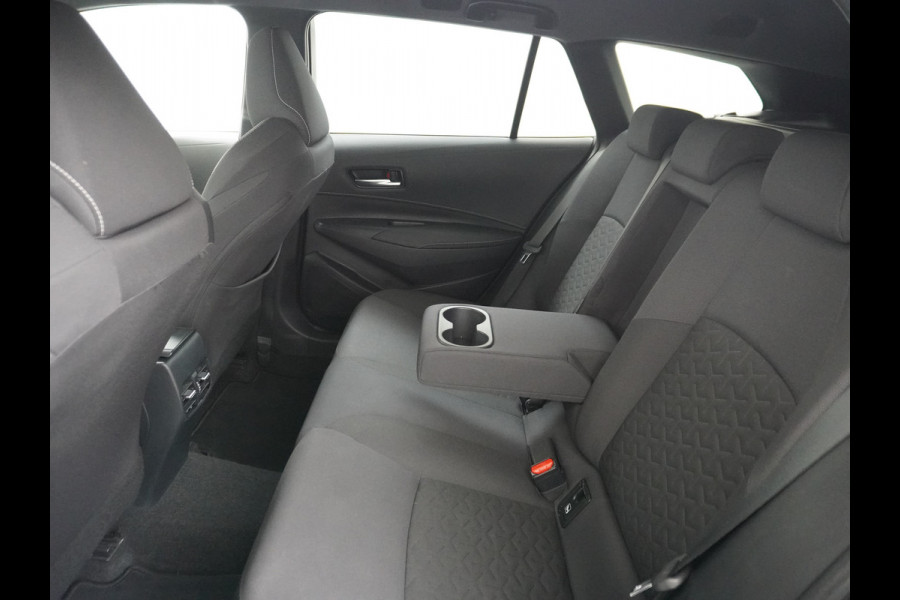 Suzuki Swace 1.8 Hybrid Trekh. Keyless Camera Adap.Cruise Parkeerhulp Stoel-/Stuurverw. Lane-dep. Bordherk. Blindspot Dab Navi Aut.Verlichting Regensensor PrivacyGlas Pdc Isofix Led Dakrails ArmsteunV+A Usb Ecc 16''LM Style