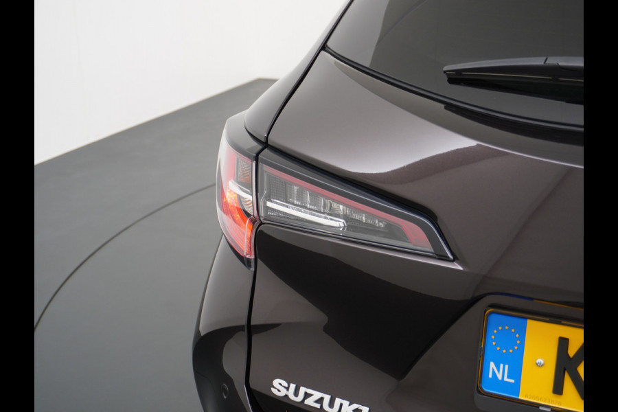 Suzuki Swace 1.8 Hybrid Trekh. Keyless Camera Adap.Cruise Parkeerhulp Stoel-/Stuurverw. Lane-dep. Bordherk. Blindspot Dab Navi Aut.Verlichting Regensensor PrivacyGlas Pdc Isofix Led Dakrails ArmsteunV+A Usb Ecc 16''LM Style