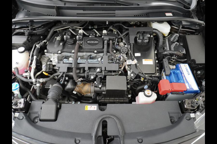 Suzuki Swace 1.8 Hybrid Trekh. Keyless Camera Adap.Cruise Parkeerhulp Stoel-/Stuurverw. Lane-dep. Bordherk. Blindspot Dab Navi Aut.Verlichting Regensensor PrivacyGlas Pdc Isofix Led Dakrails ArmsteunV+A Usb Ecc 16''LM Style