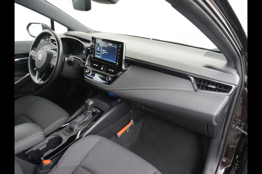 Suzuki Swace 1.8 Hybrid Trekh. Keyless Camera Adap.Cruise Parkeerhulp Stoel-/Stuurverw. Lane-dep. Bordherk. Blindspot Dab Navi Aut.Verlichting Regensensor PrivacyGlas Pdc Isofix Led Dakrails ArmsteunV+A Usb Ecc 16''LM Style