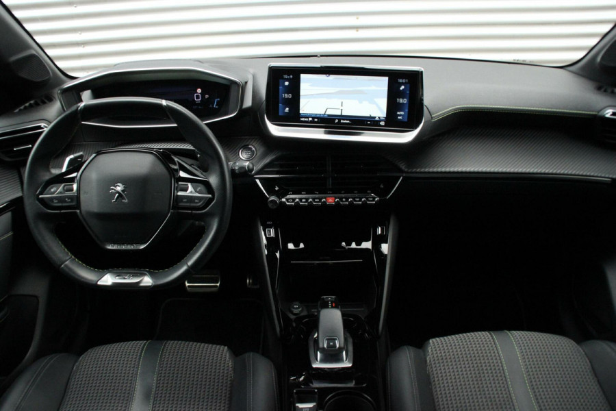 Peugeot 208 1.2 PureTech GT Automaat | Pano-dak | CarPlay | Virtual 3D | 360 Camera | Stoelverwarming | Keyless | Sfeer | LED | PDC |