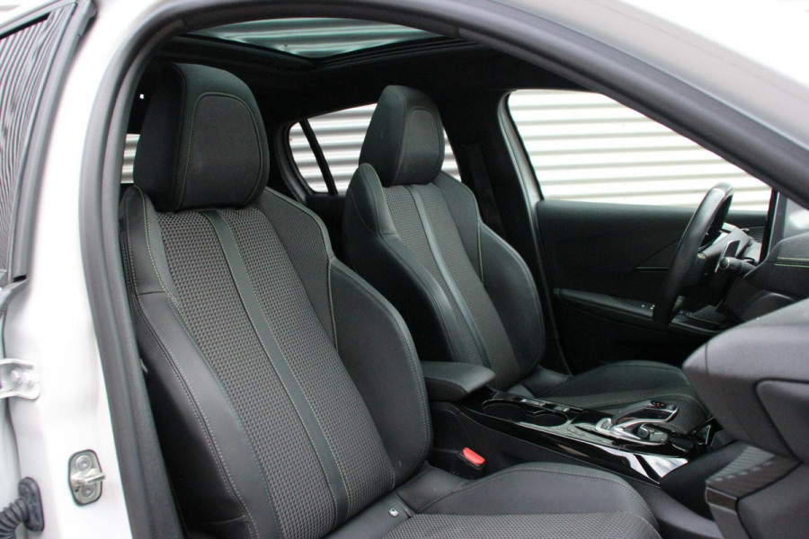 Peugeot 208 1.2 PureTech GT Automaat | Pano-dak | CarPlay | Virtual 3D | 360 Camera | Stoelverwarming | Keyless | Sfeer | LED | PDC |