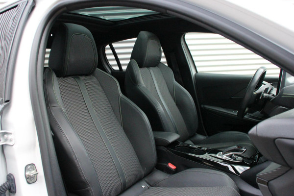 Peugeot 208 1.2 PureTech GT Automaat | Pano-dak | CarPlay | Virtual 3D | 360 Camera | Stoelverwarming | Keyless | Sfeer | LED | PDC |