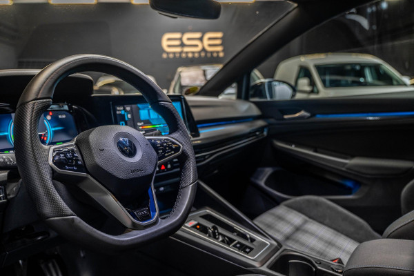 Volkswagen Golf 1.4 eHybrid GTE | Pano | IQ Light | Dodehoek