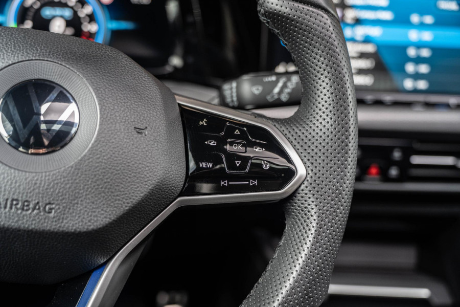 Volkswagen Golf 1.4 eHybrid GTE | Pano | IQ Light | Dodehoek
